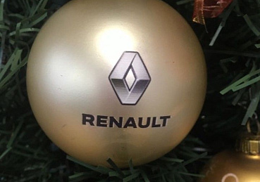 Елочный шар Renault
