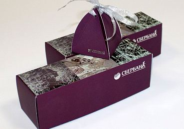 Фирменная подарочная упаковка с логотипом Сбербанк